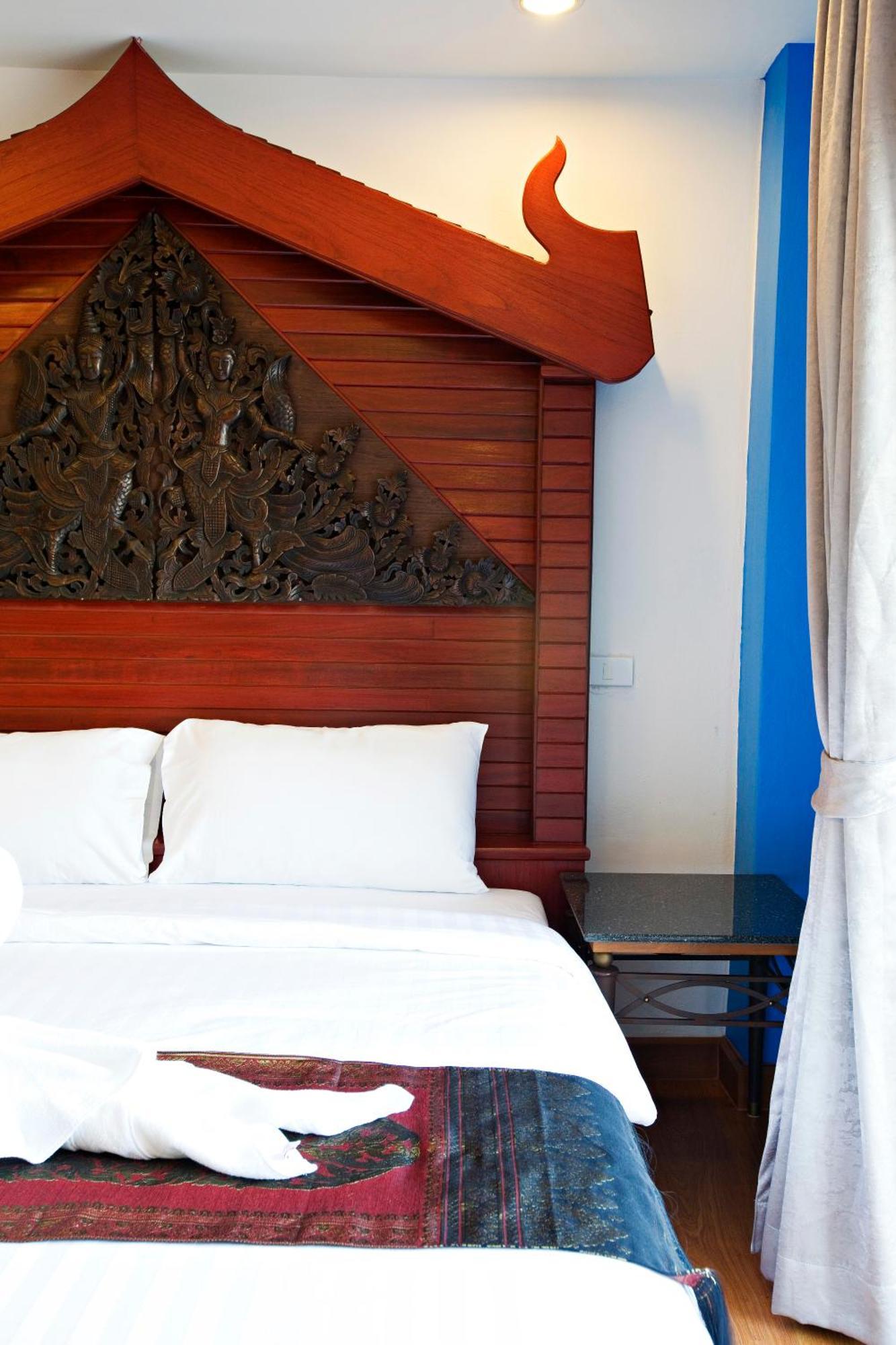 Отель Korbua House 3*